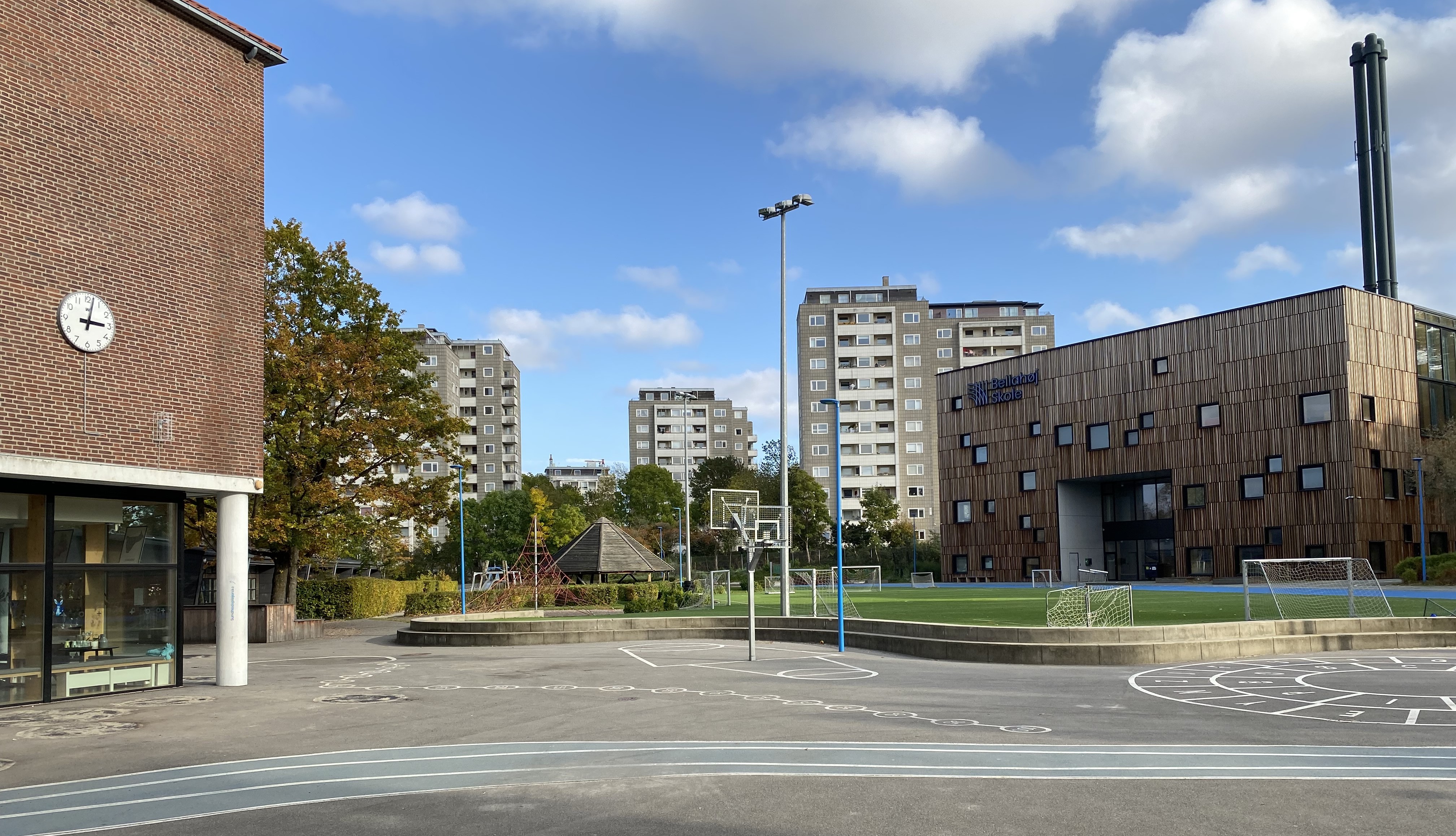 Skolegården på Bellahøj Skole og KKFO, Oktober 2024